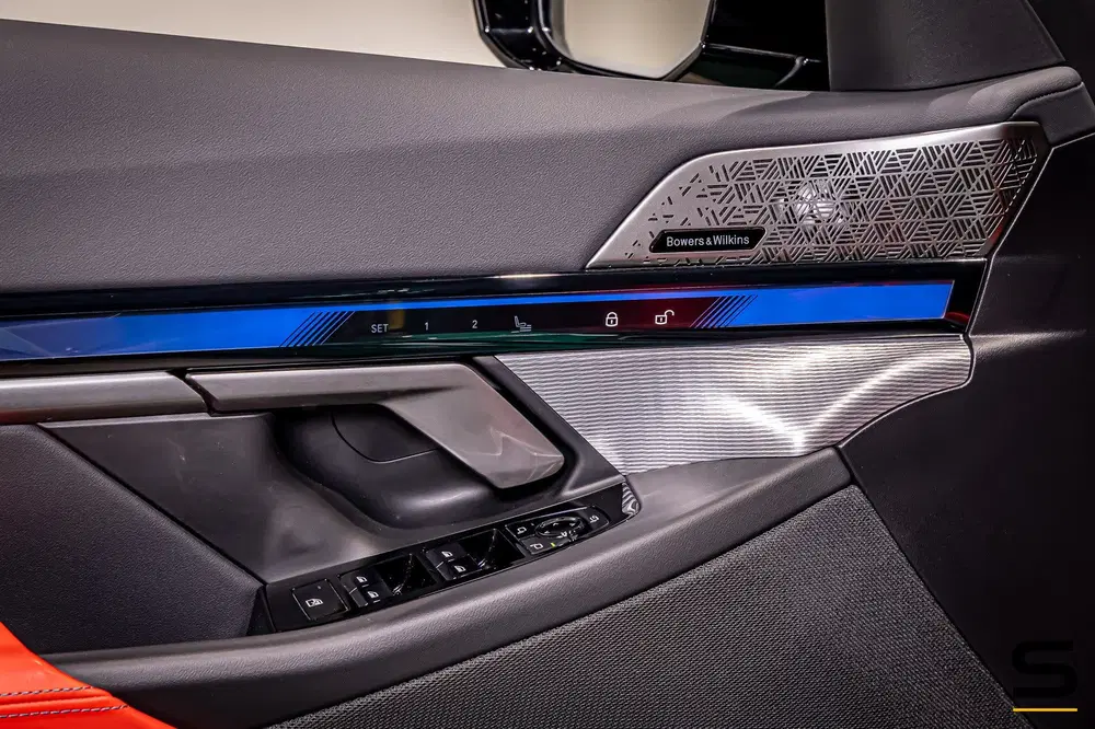 BMW M5 Touring uit 2025, foto 8