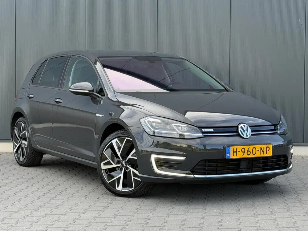 Volkswagen E-Golf E-DITION Led - Adaptive - Warmtepomp - Nav uit 2020, foto 2