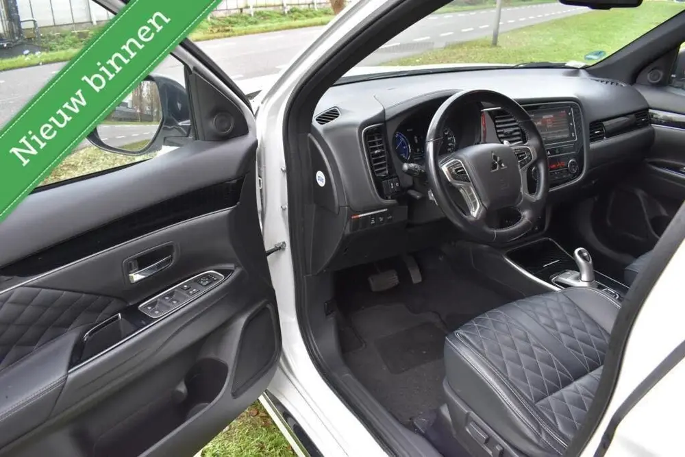 Mitsubishi Outlander 2.4 PHEV Diamand Edition 360º CAMERA/L uit 2019, foto 10