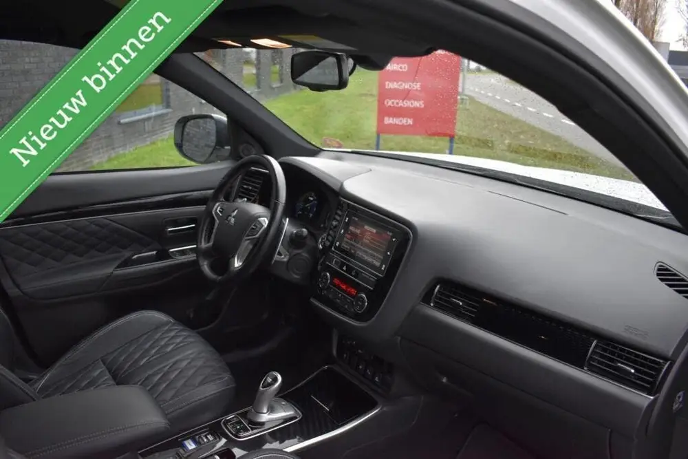 Mitsubishi Outlander 2.4 PHEV Diamand Edition 360º CAMERA/L uit 2019, foto 12