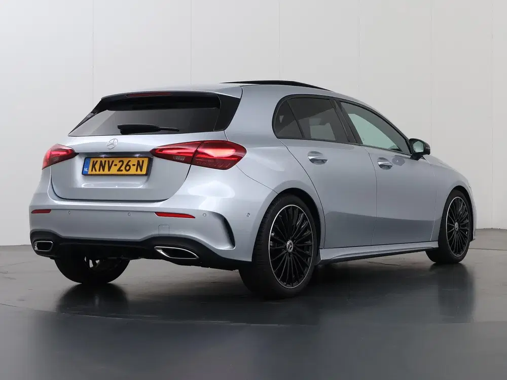 Mercedes-Benz A-Klasse 180 Business Solution AMG uit 2026, foto 2