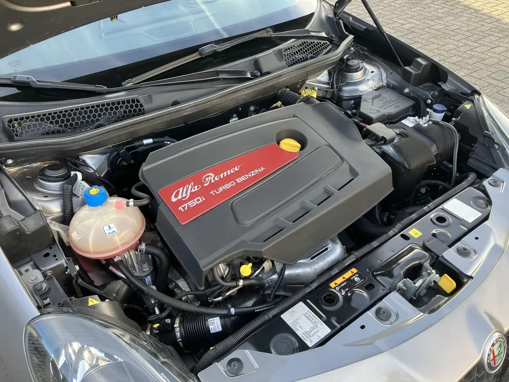 Alfa Romeo Giulietta 1.750 Turbo Veloce | Origineel Nederlan uit 2019, foto 6