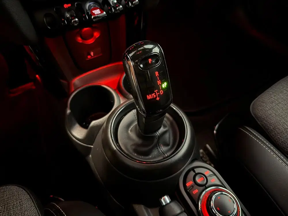 Mini Cooper 1.5 Cooper Business Edition (LED uit 2022, foto 10