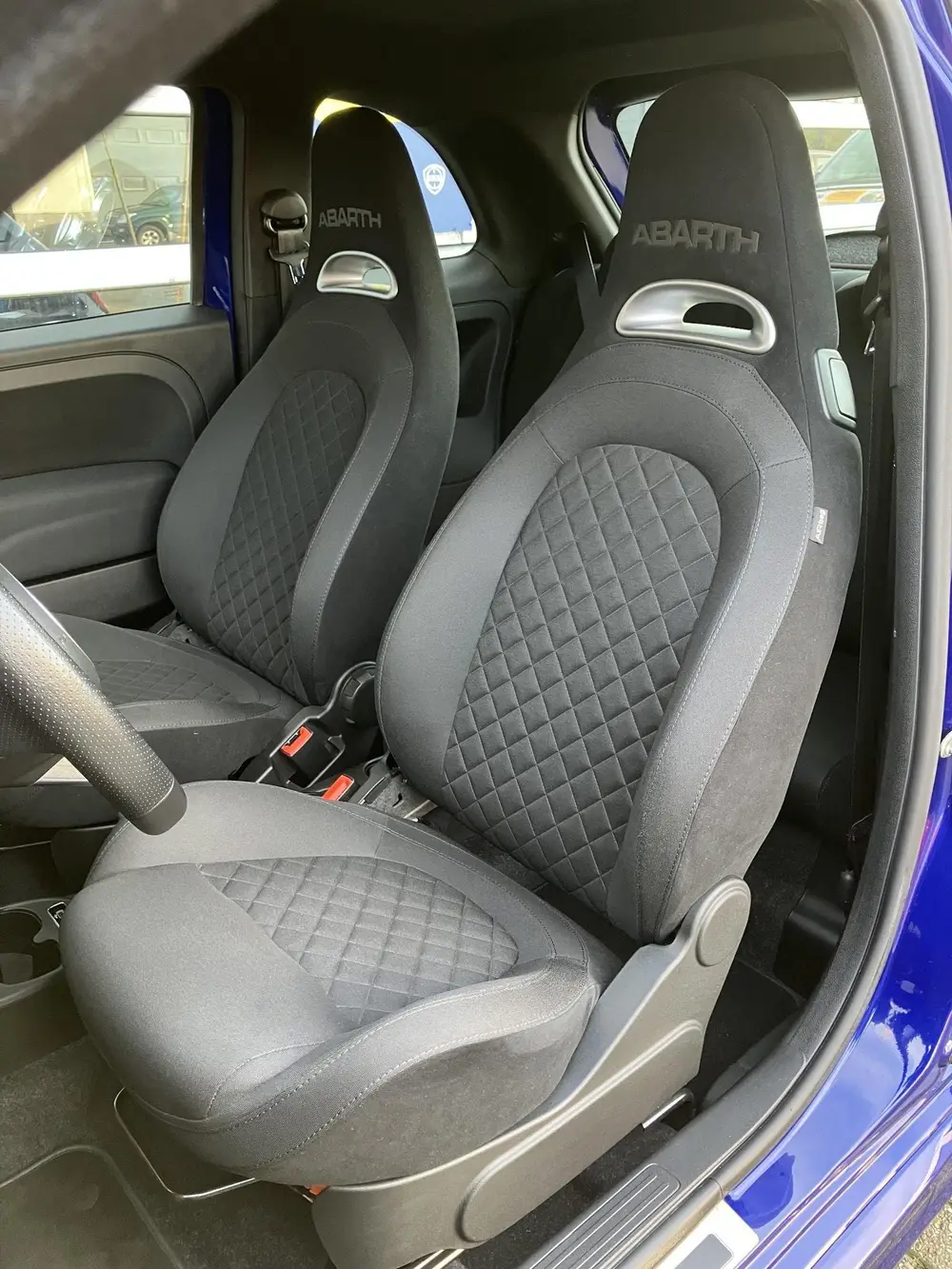 Abarth 595 1.4 T-Jet 595 107kW uit 2021, foto 15