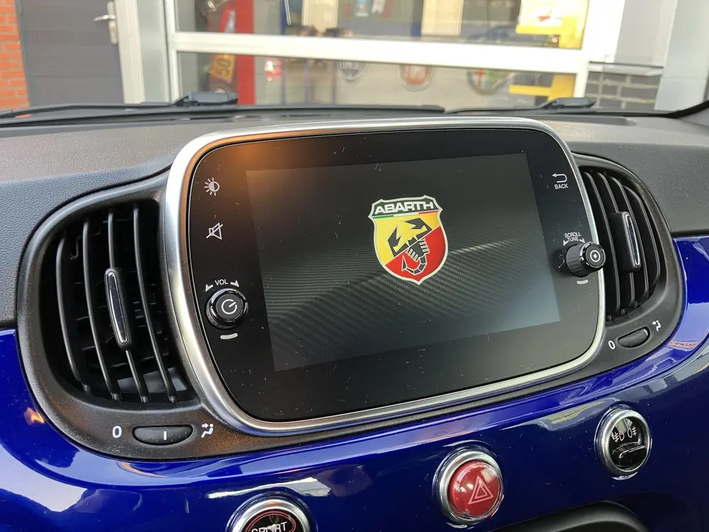 Abarth 595 1.4 T-Jet 595 107kW uit 2021, foto 19