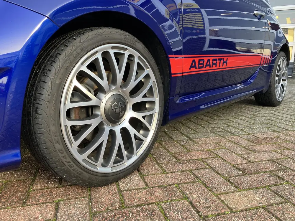 Abarth 595 1.4 T-Jet 595 107kW uit 2021, foto 4