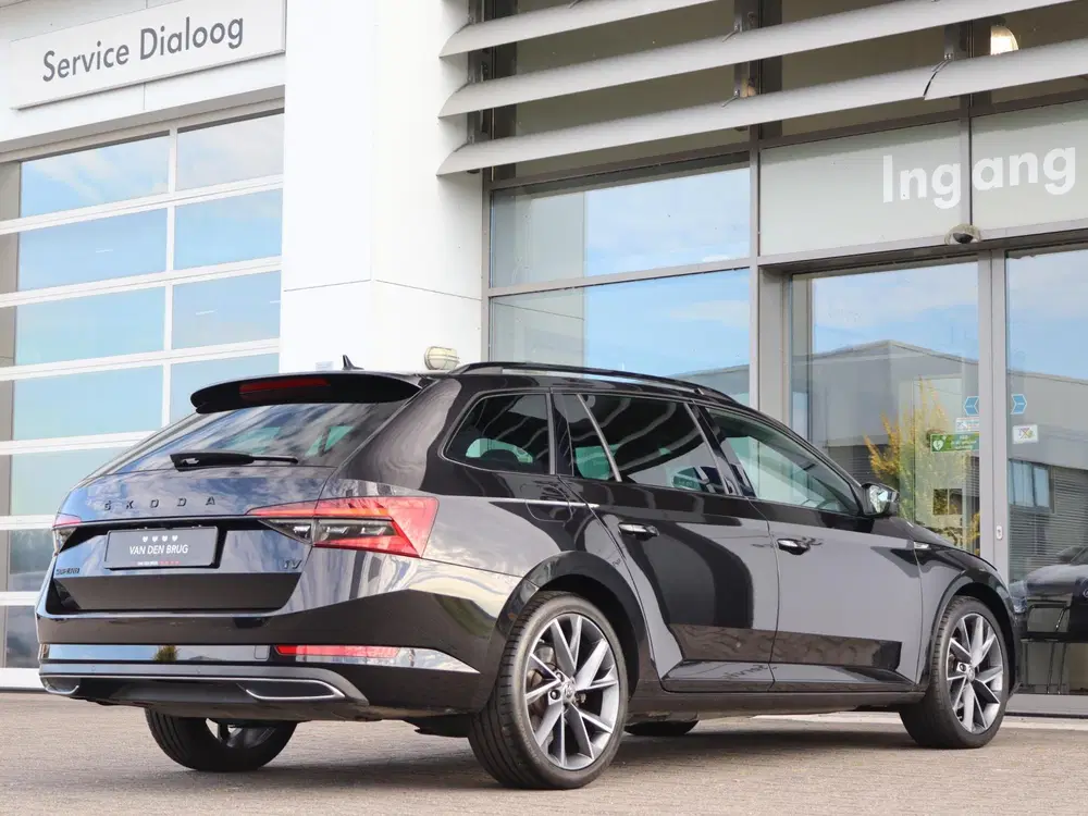 Skoda Superb 1.4 TSI 218 pk DSG iV Sportline Business uit 2022, foto 11