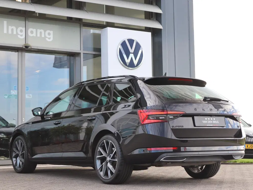 Skoda Superb 1.4 TSI 218 pk DSG iV Sportline Business uit 2022, foto 12