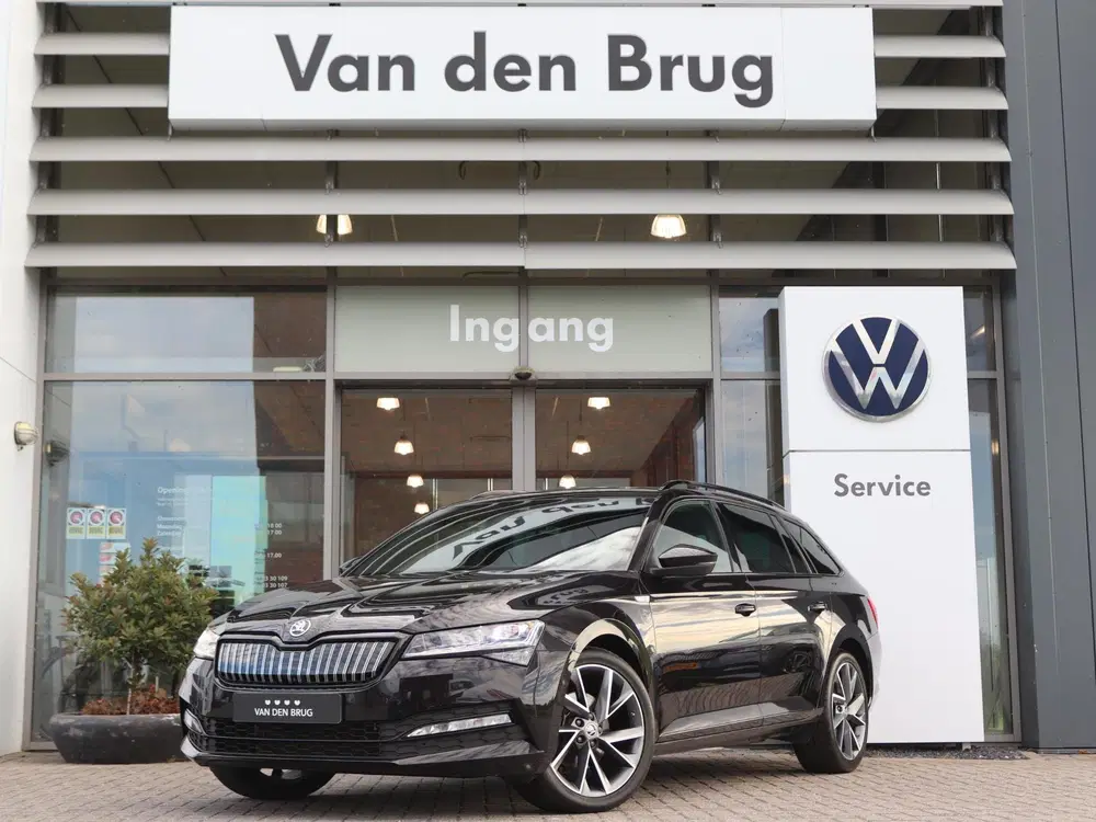 Skoda Superb 1.4 TSI 218 pk DSG iV Sportline Business uit 2022, foto 3