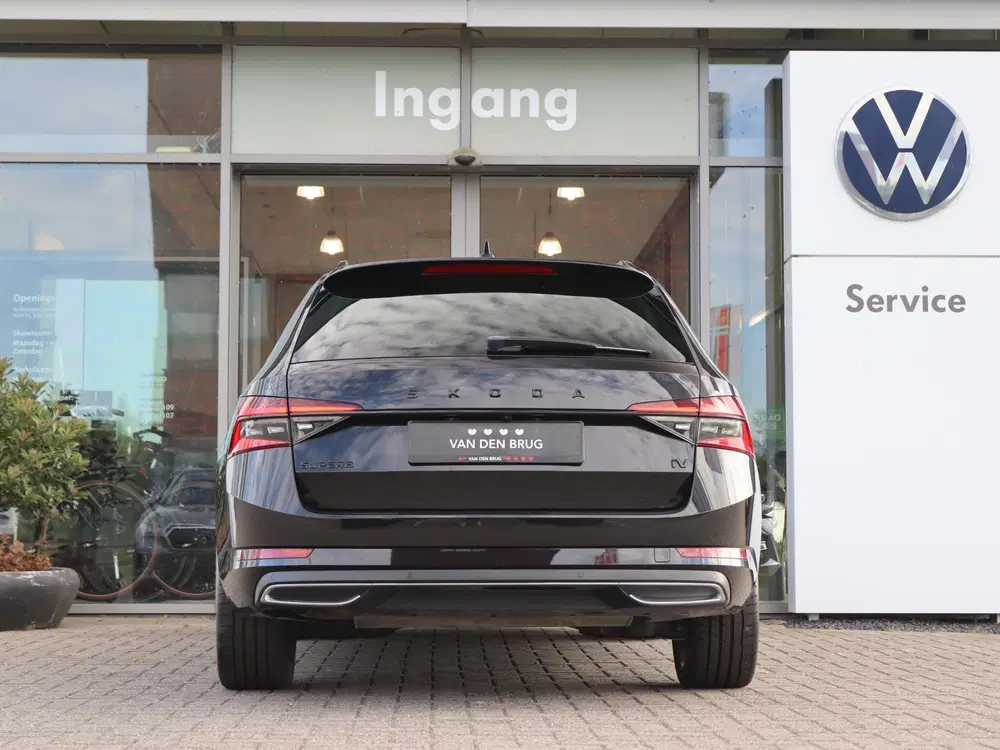 Skoda Superb 1.4 TSI 218 pk DSG iV Sportline Business uit 2022, foto 9