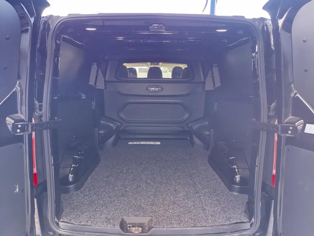Ford Transit Custom 320 2.0 TDCI L2H1 Platinum Edition uit 2023, foto 16