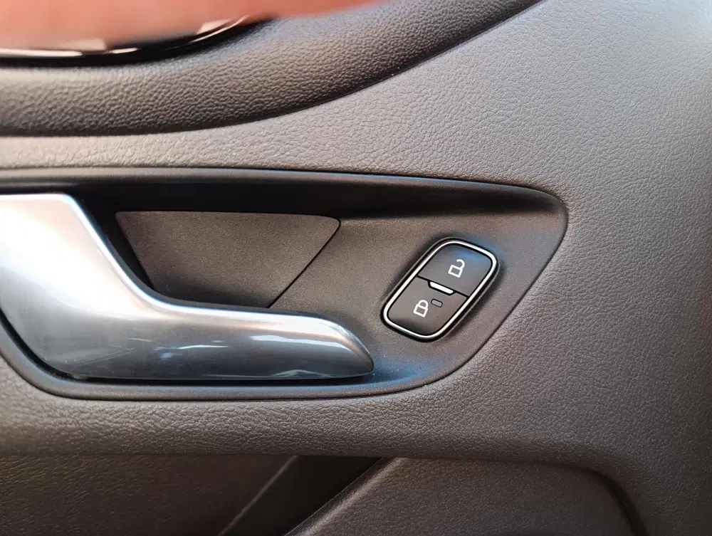 Ford Transit Custom 320 2.0 TDCI L2H1 Platinum Edition uit 2023, foto 18