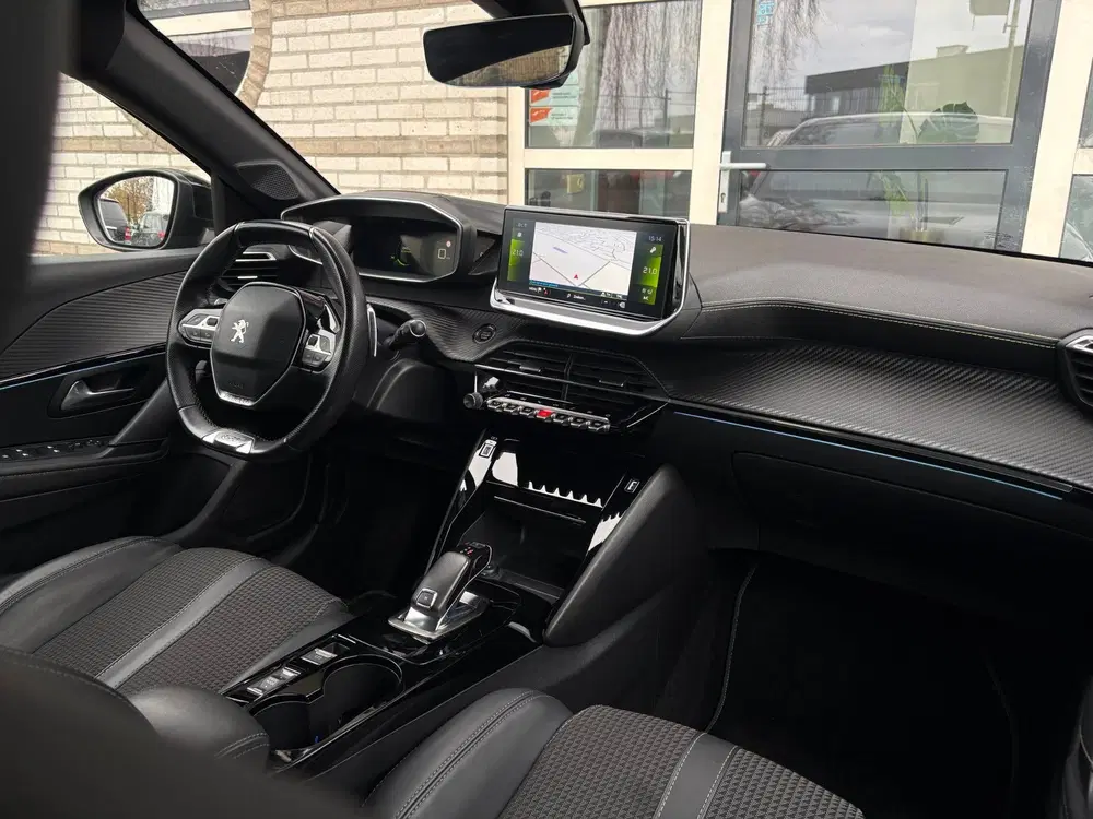 Peugeot 208 1.2 PureTech GT-Line uit 2022, foto 17