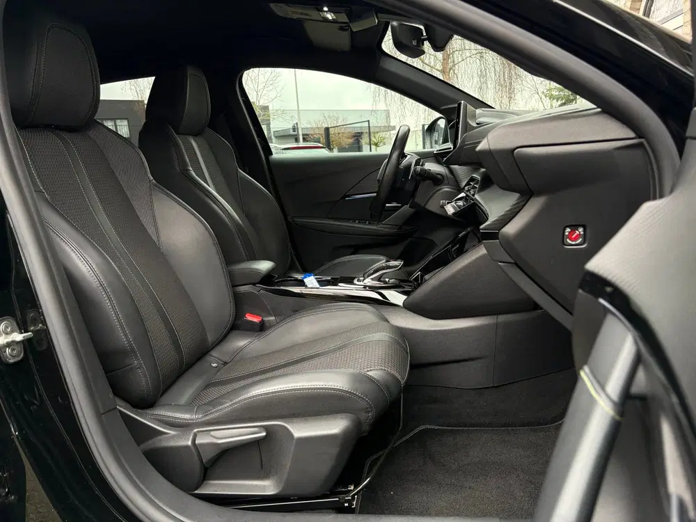 Peugeot 208 1.2 PureTech GT-Line uit 2022, foto 18