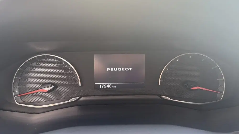 Peugeot 208 1.2 PT 75 Style uit 2023, foto 18