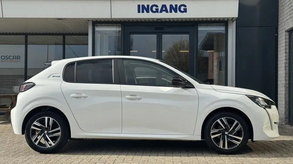 Peugeot 208 1.2 PT 75 Style uit 2023, foto 5