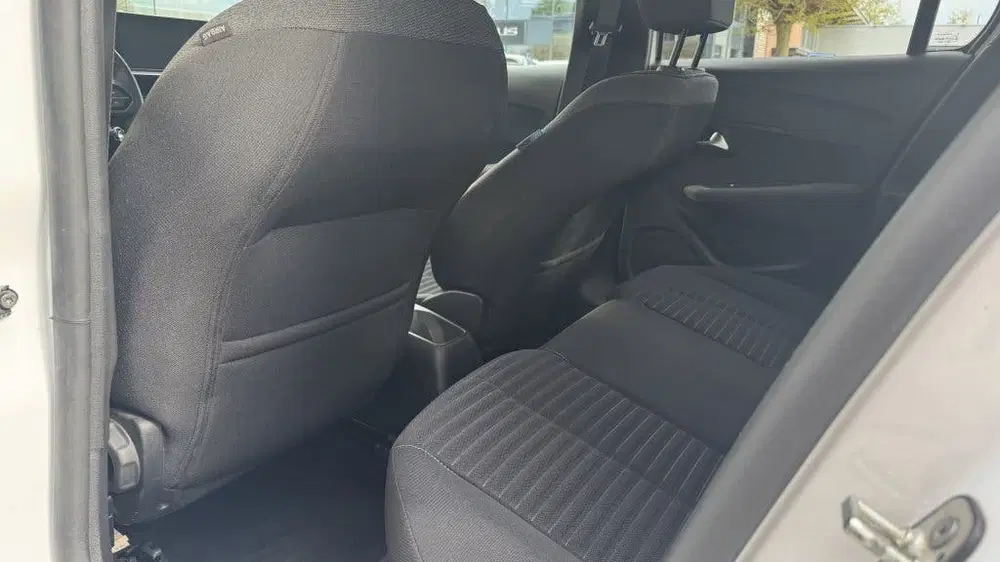 Peugeot 208 1.2 PT 75 Style uit 2023, foto 8