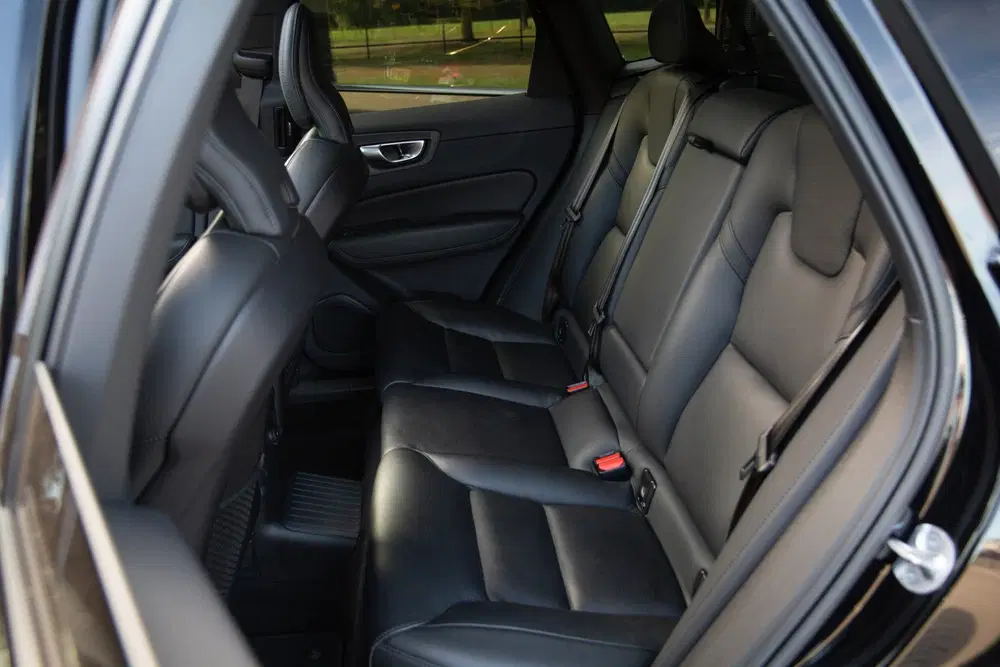 Volvo XC60 2.0 T8 Plug-in hybrid AWD Ultimate Dark uit 2023, foto 10
