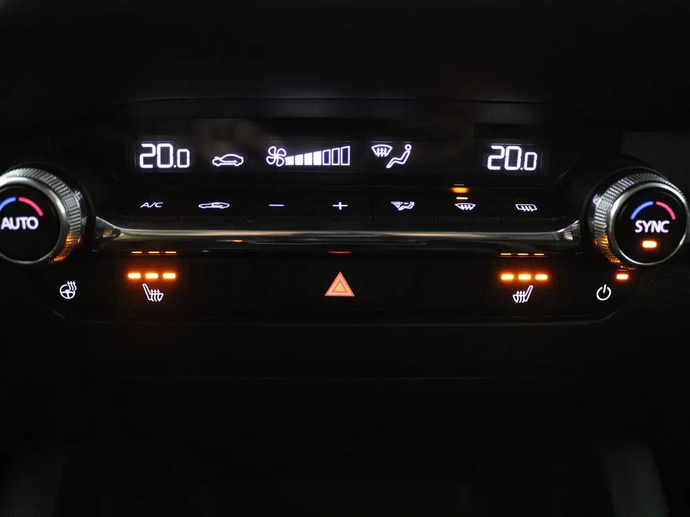 Mazda 3 2.5 e-SkyActiv-G M Hybrid 140 Takumi autom uit 2025, foto 8