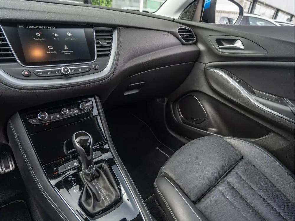 Opel Grandland X 1.6 Turbo 180PK EAT8 Ultimate uit 2019, foto 2