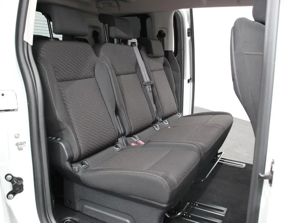 Toyota Proace Luxury L2 8persoons PERSONENBUS uit 2022, foto 2