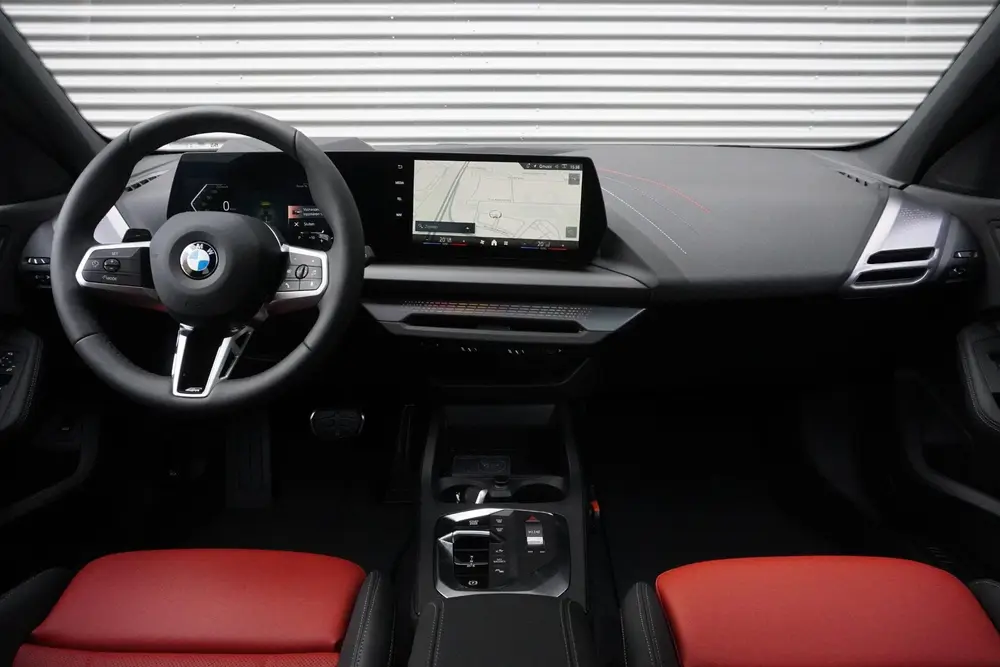 BMW 1-serie 5-deurs 120 M Sportpakket Pro uit 2025, foto 10