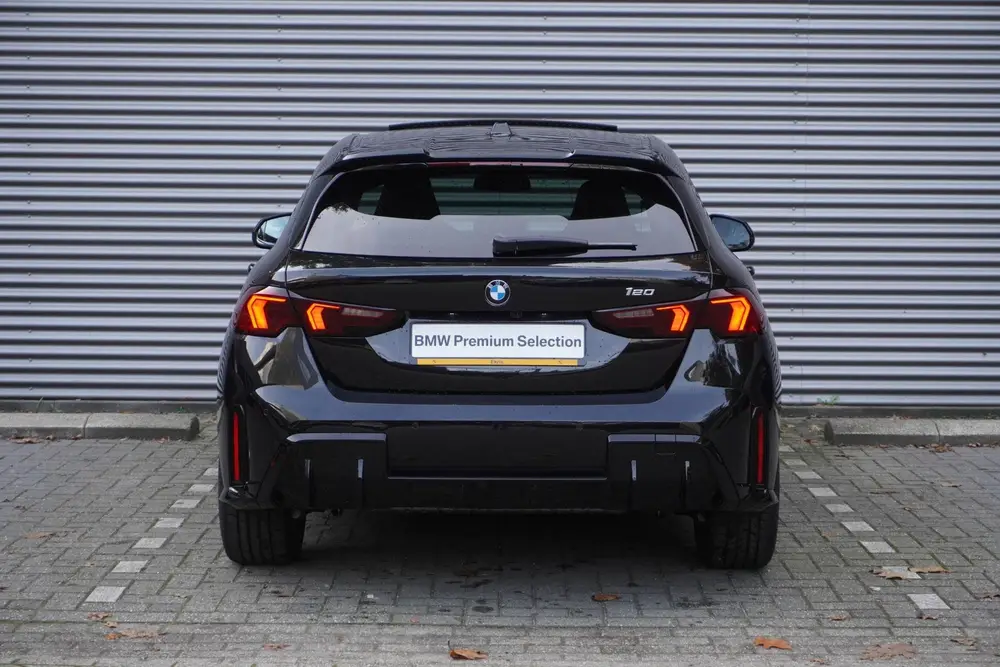 BMW 1-serie 5-deurs 120 M Sportpakket Pro uit 2025, foto 5
