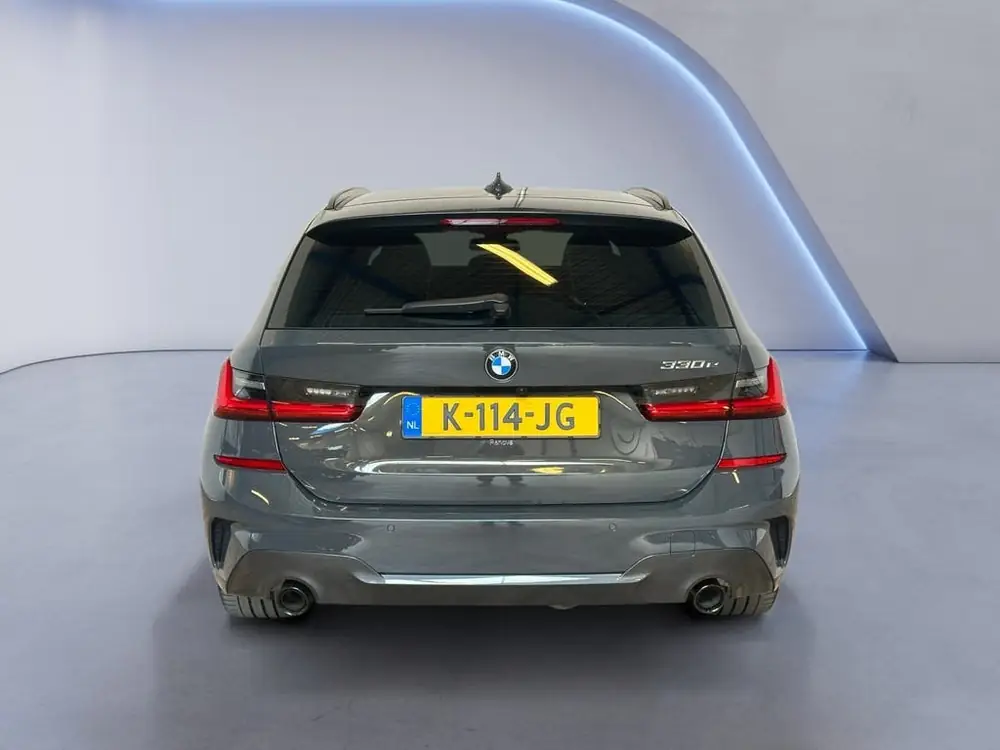 BMW 3-Serie Touring 330e Business Edition Plus|PANO|M-PAKKET uit 2021, foto 3