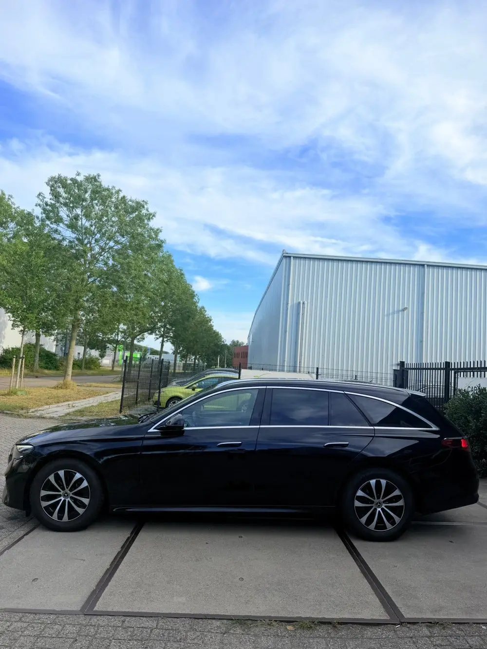 Mercedes-Benz E-Klasse Estate 220 d Avantgarde Nightpakket uit 2025, foto 8