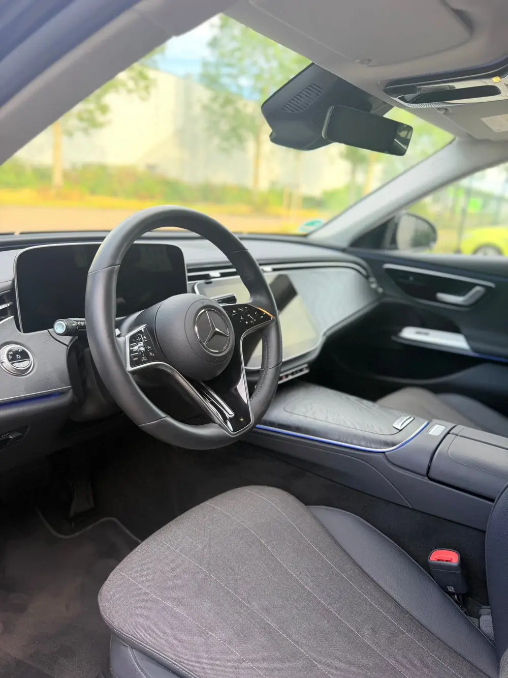 Mercedes-Benz E-Klasse Estate 220 d Avantgarde Nightpakket uit 2025, foto 9