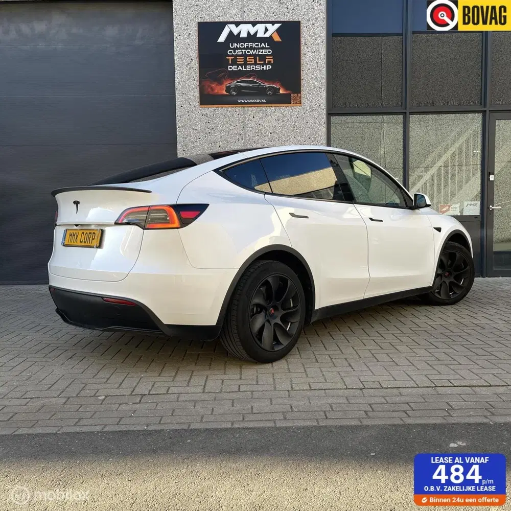 Tesla Model Y + MMX PACK + IAP + TREKHAAK uit 2023