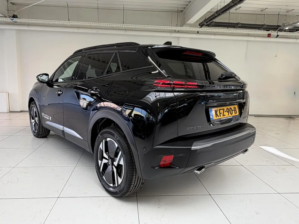 Peugeot 2008 1.2 Hybrid 145 GT uit 2026, foto 3
