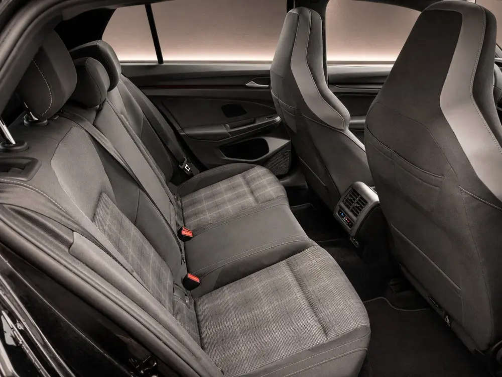 Volkswagen Golf GTD 2.0 TDI 200 pk DSG | Pano | IQ.Light Mat uit 2022, foto 11