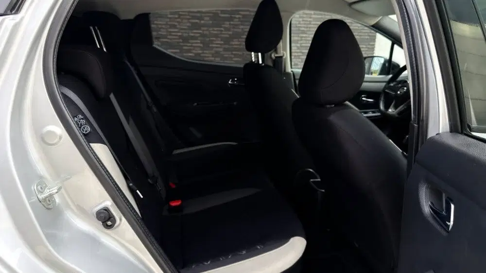 Nissan Micra 1.0 Ig-t 92pk Xtronic 2022 Grijs uit 2022, foto 11