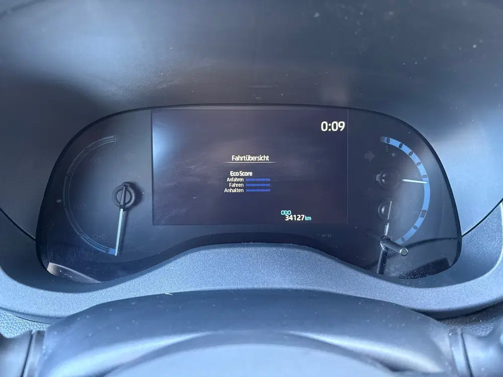 Toyota Yaris Cross 1.5 Hybrid Dynamic Team D AUTOMAAT LMV uit 2022, foto 19
