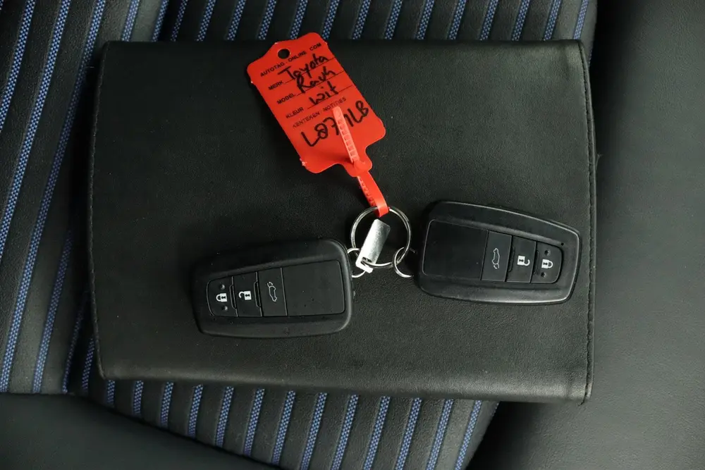 Toyota RAV 4 2.5 Hybrid Bi-Tone uit 2021, foto 11
