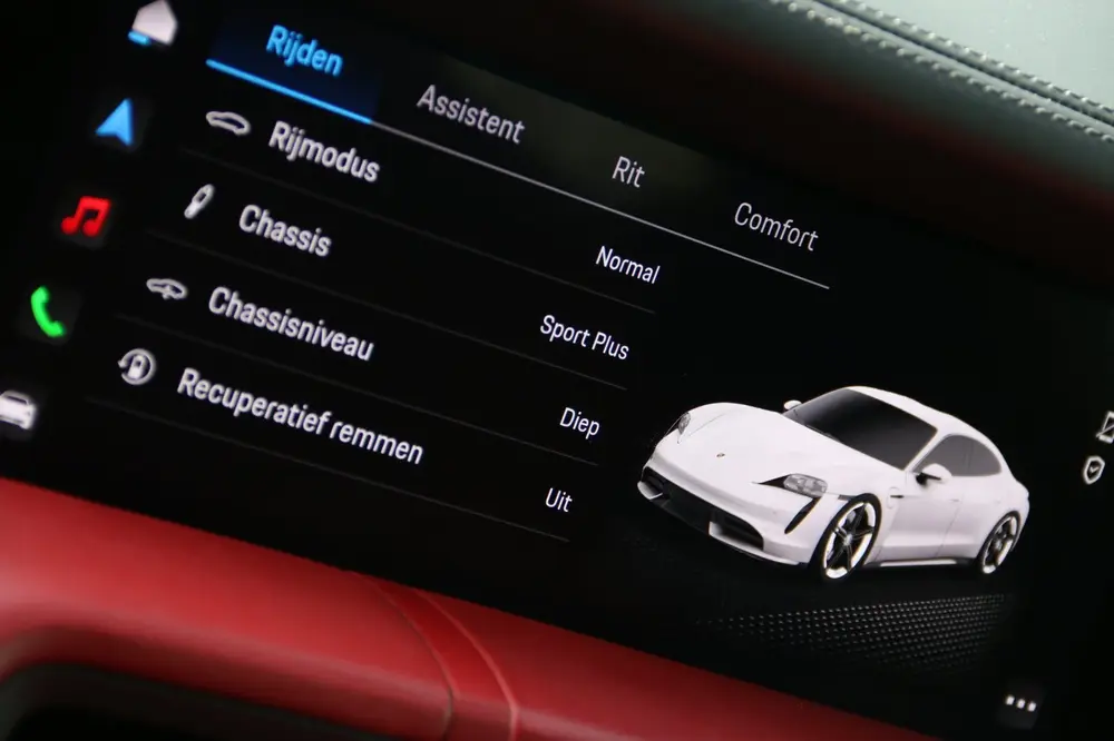 Porsche Taycan Turbo 93 kWh DEALER OND. NP 173.600 uit 2020, foto 12