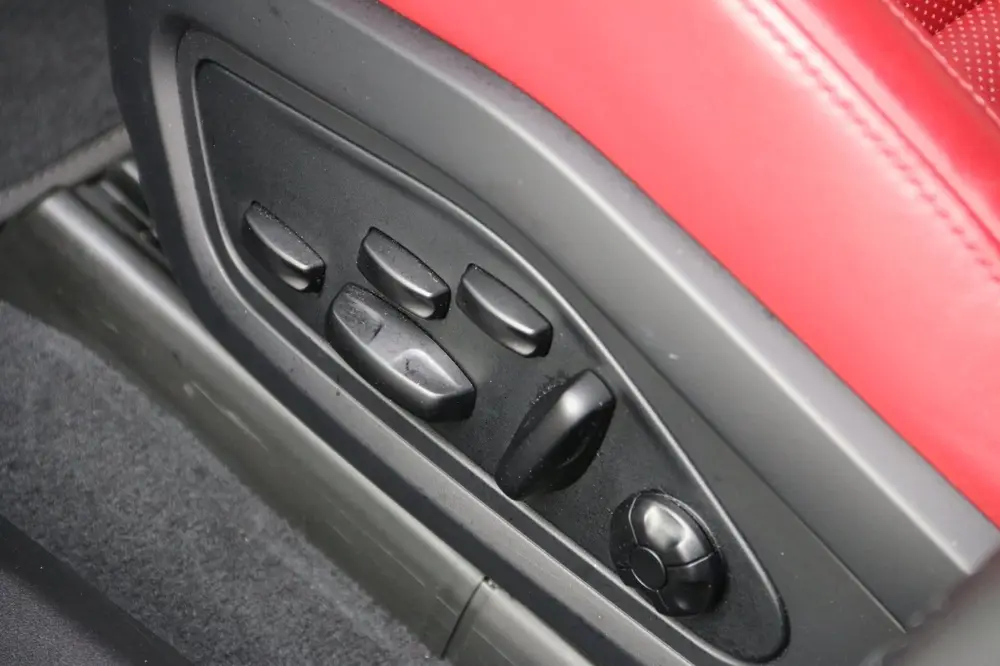 Porsche Taycan Turbo 93 kWh DEALER OND. NP 173.600 uit 2020, foto 18