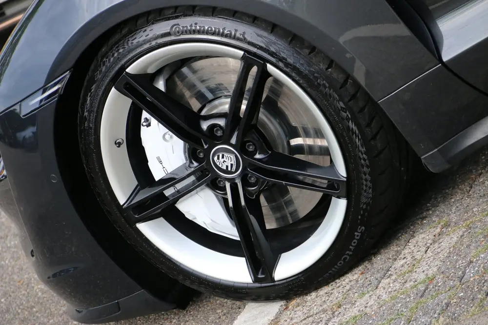 Porsche Taycan Turbo 93 kWh DEALER OND. NP 173.600 uit 2020, foto 4