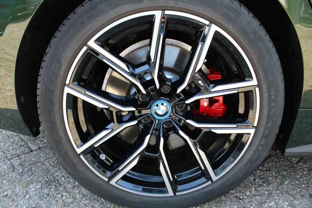 BMW i4 EDrive35 High Executive 70 kWh uit 2023, foto 12