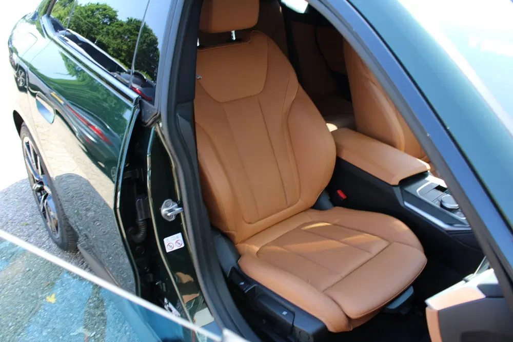 BMW i4 EDrive35 High Executive 70 kWh uit 2023, foto 14
