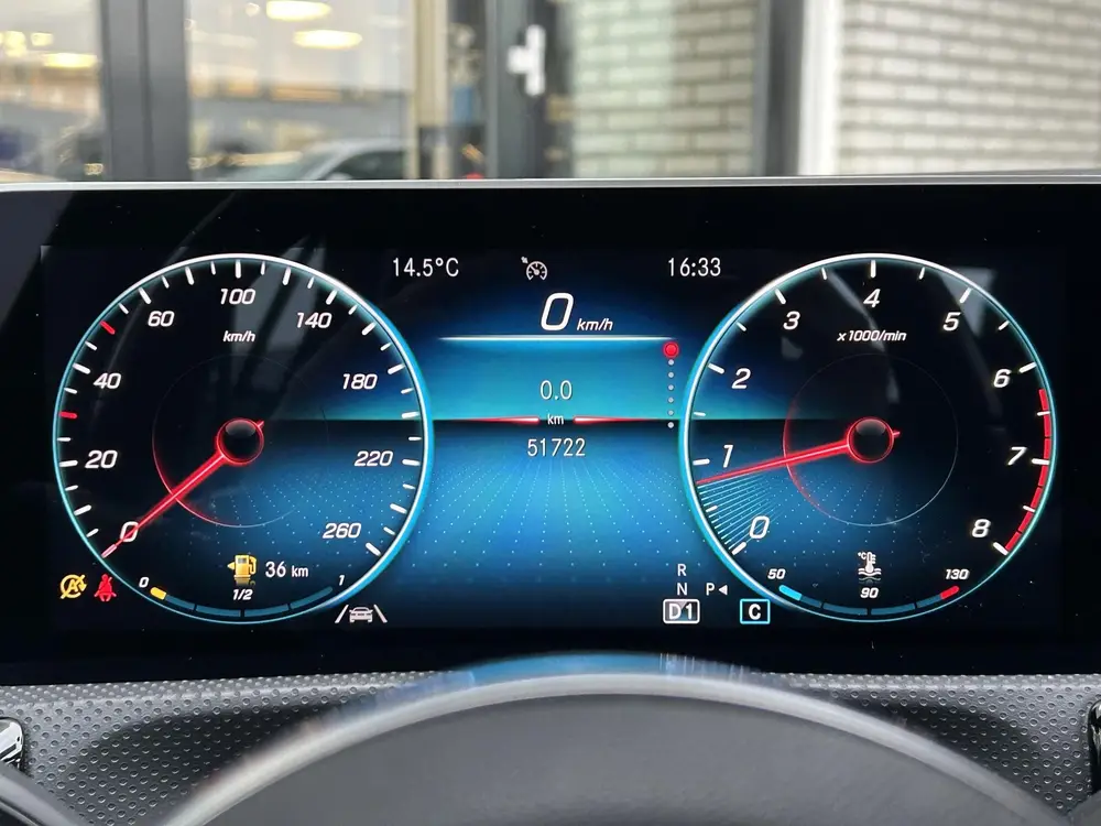 Mercedes-Benz A-Klasse 180 Business Solution AMG uit 2020, foto 11