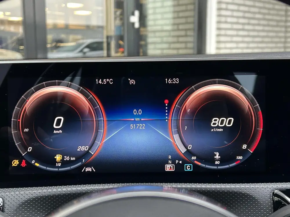 Mercedes-Benz A-Klasse 180 Business Solution AMG uit 2020, foto 12