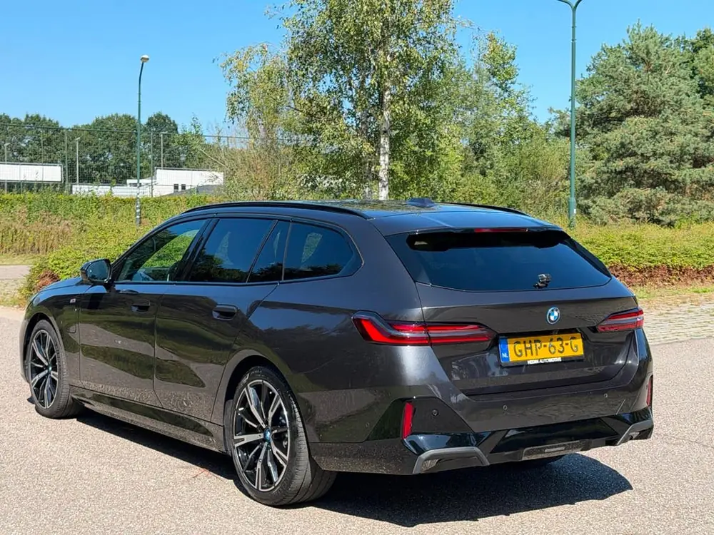 BMW 5-Serie Touring 530e, M sport PRO, ALLE OPTIES, panorama uit 2024, foto 3