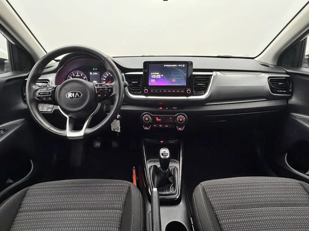 Kia Stonic 1.0 T-GDi MHEV DynamicLine uit 2021, foto 2