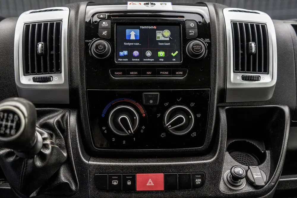 Fiat Ducato 2.3 MultiJet Bakwagen met laadklep uit 2019, foto 18