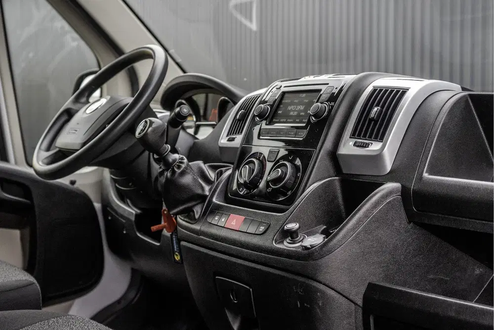 Fiat Ducato 2.3 MultiJet Bakwagen met laadklep uit 2019, foto 2