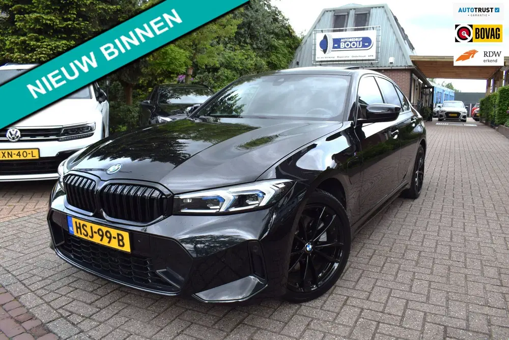 BMW 3-serie 330e M-PAKKET uit 2024