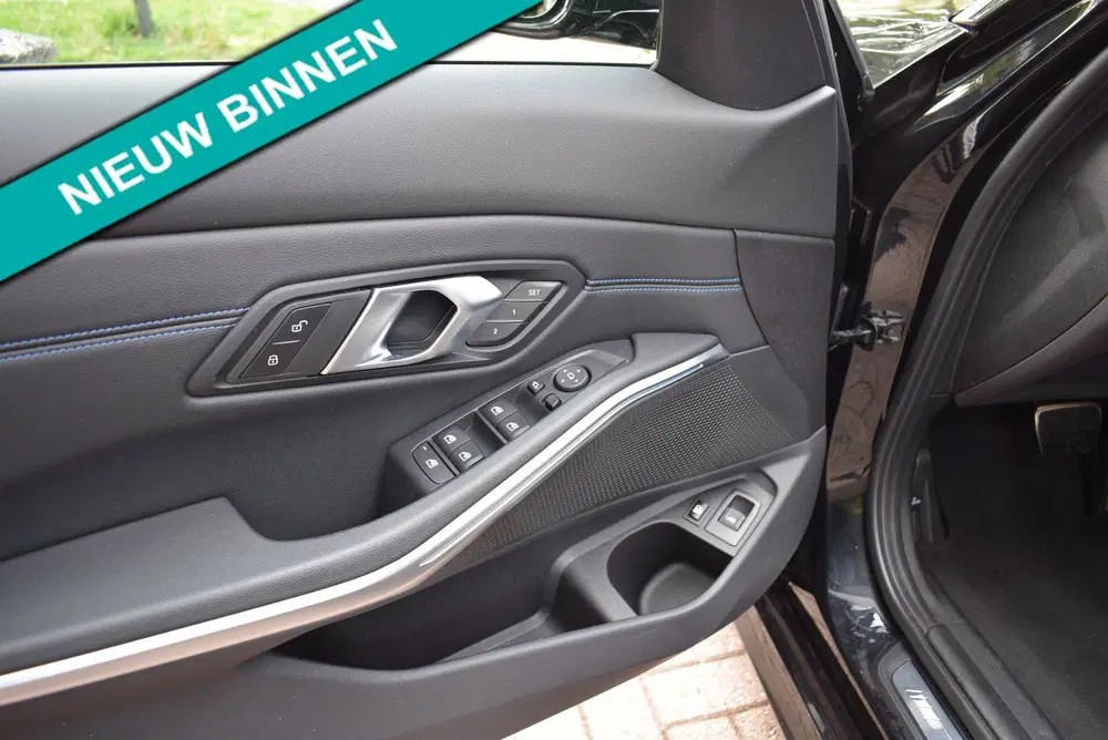 BMW 3-serie 330e M-PAKKET uit 2024, foto 10