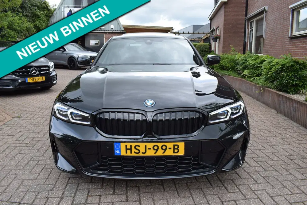 BMW 3-serie 330e M-PAKKET uit 2024, foto 3